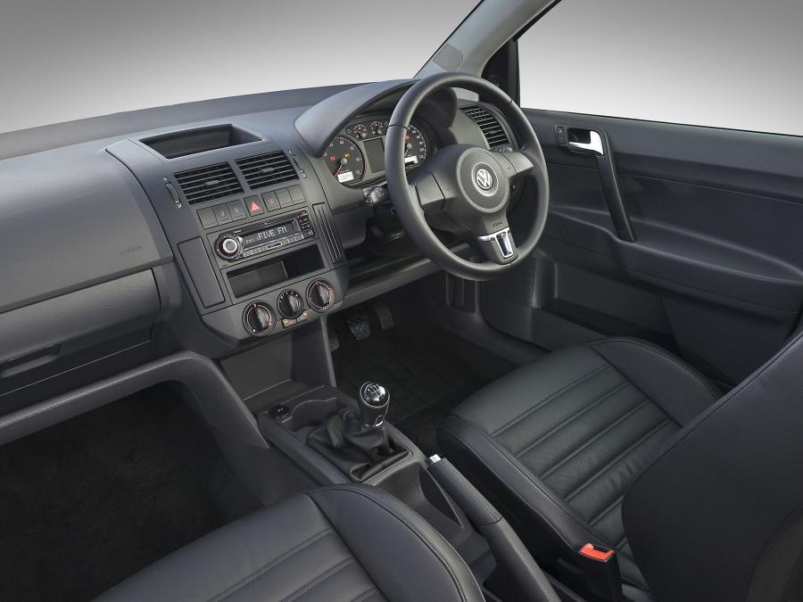 Volkswagen Polo Vivo Hatchback 2014 года  (фото 7 из 9)